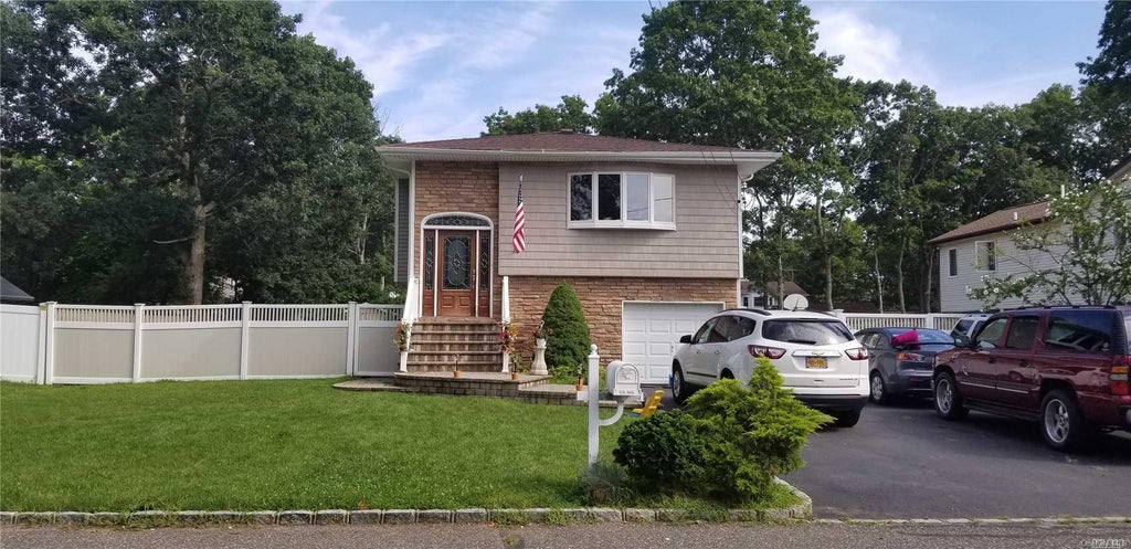 1 of 1 - 39 Aster Avenue, Holtsville, NY