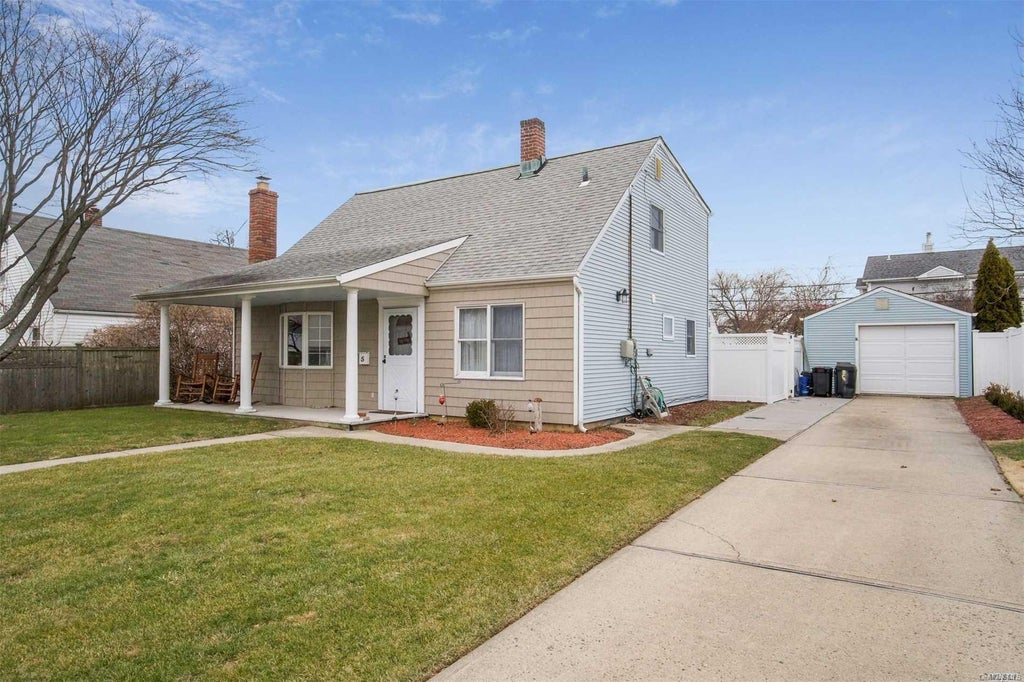 1 of 1 - 5 Crest Lane, Levittown, NY