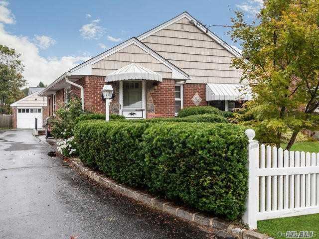 1 of 1 - 26 8 St., Locust Valley, NY