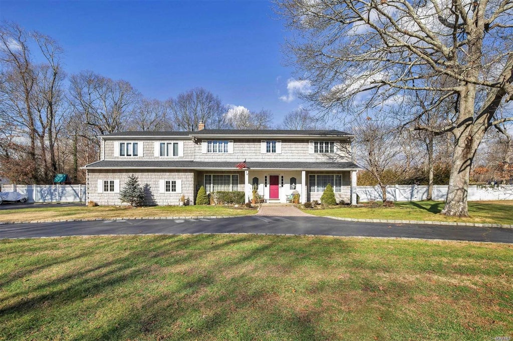 1 of 1 - 19 Cardinal Lane, East Islip, NY