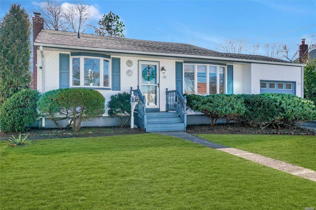 1 of 1 - 850 Glendale Road, West Babylon, NY