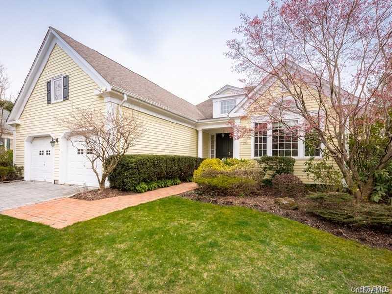 1 of 1 - 9 Cherrywood Lane, Manhasset, NY
