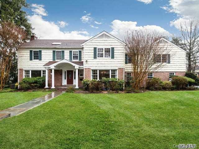 1 of 1 - 10 Cross Road, Manhasset, NY