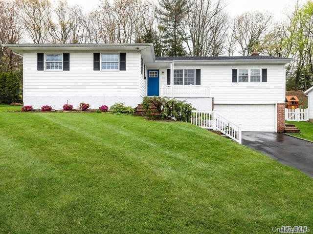 1 of 1 - 100 Sunny Hill Drive, East Norwich, NY