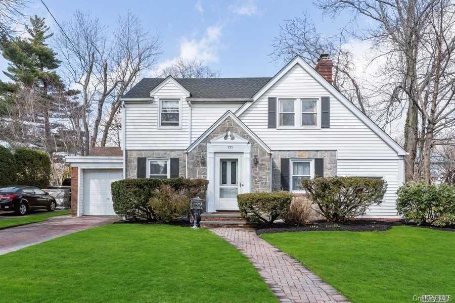 1 of 1 - 171 Park Boulevard, Malverne, NY