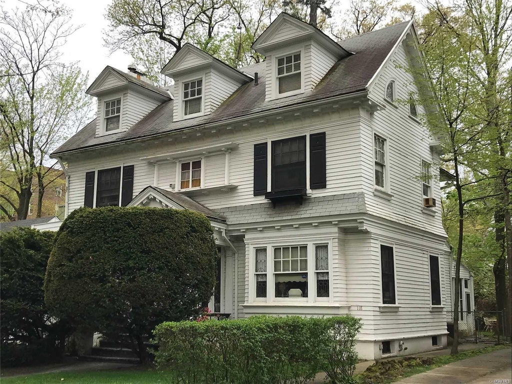 1 of 1 - 118 Mowbray Drive, Kew Gardens, NY