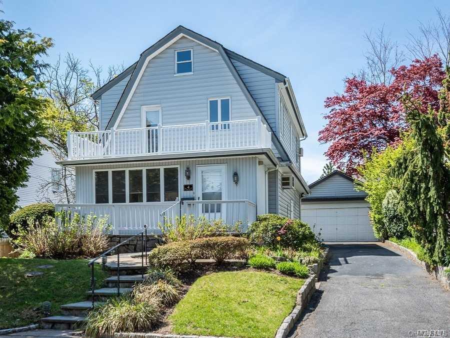 1 of 1 - 4 Spruce Place, Great Neck, NY