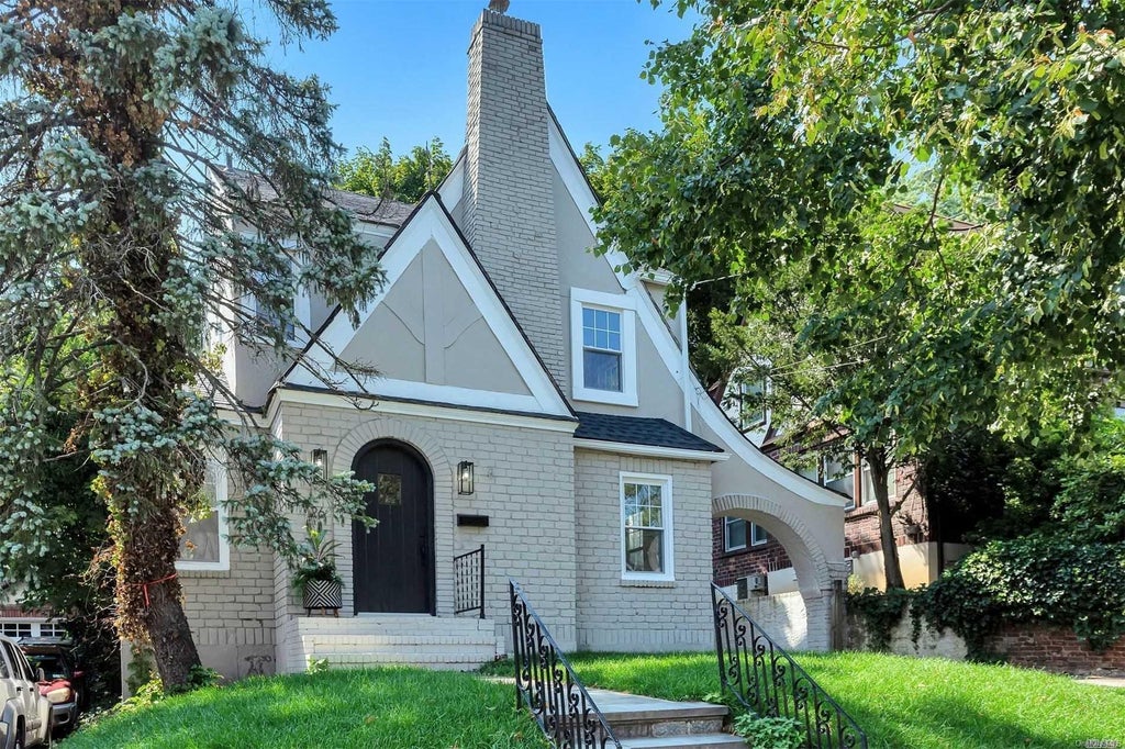 1 of 1 - 26 Hillview Avenue, Port Washington, NY