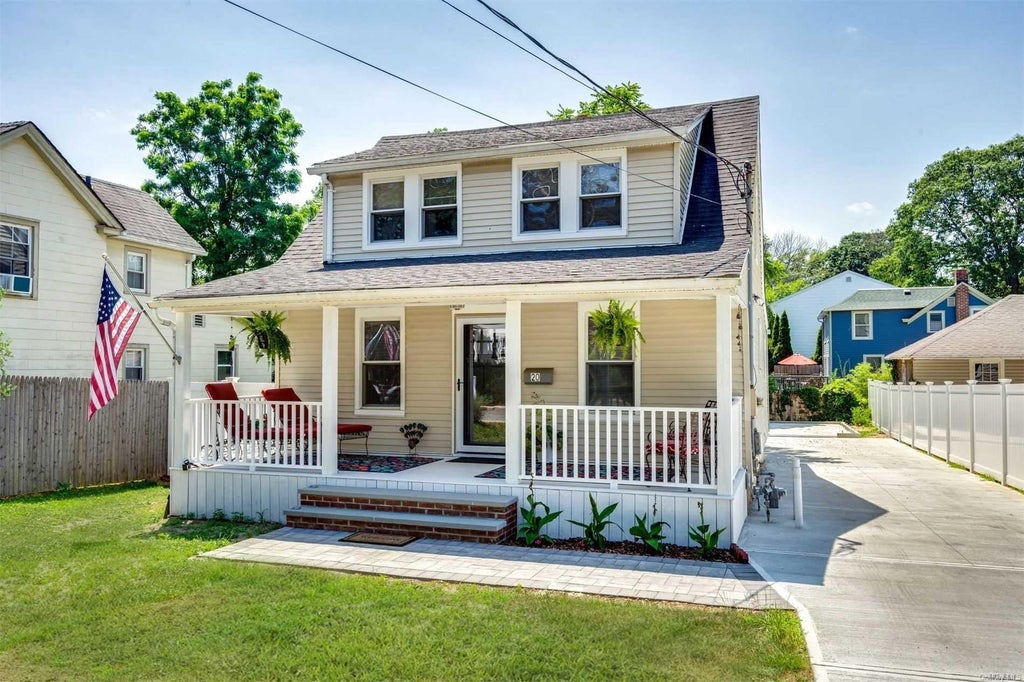 1 of 1 - 20 Perry Avenue, Bayville, NY