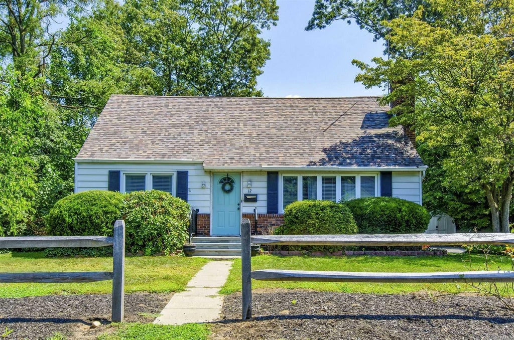 1 of 1 - 12 Koster Court, Huntington Station, NY