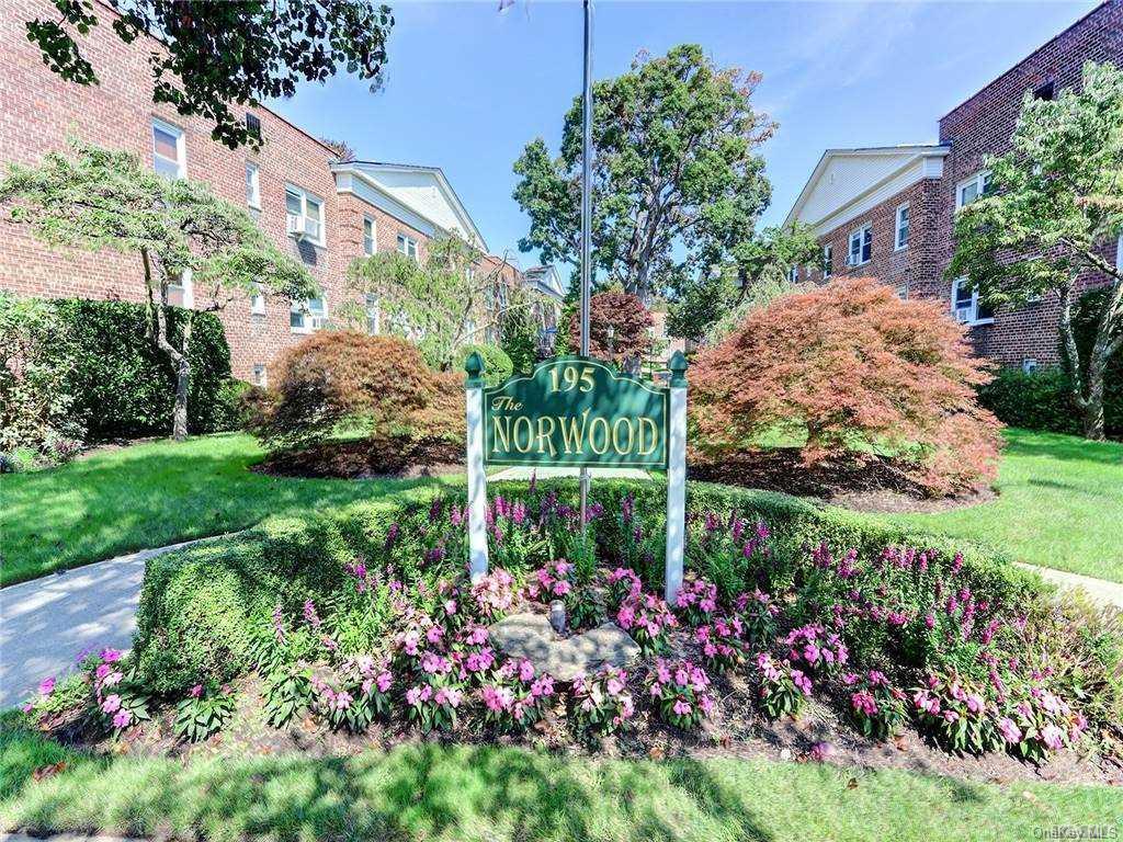 1 of 1 - 195 Village Avenue # 24 G, Rockville Centre, NY