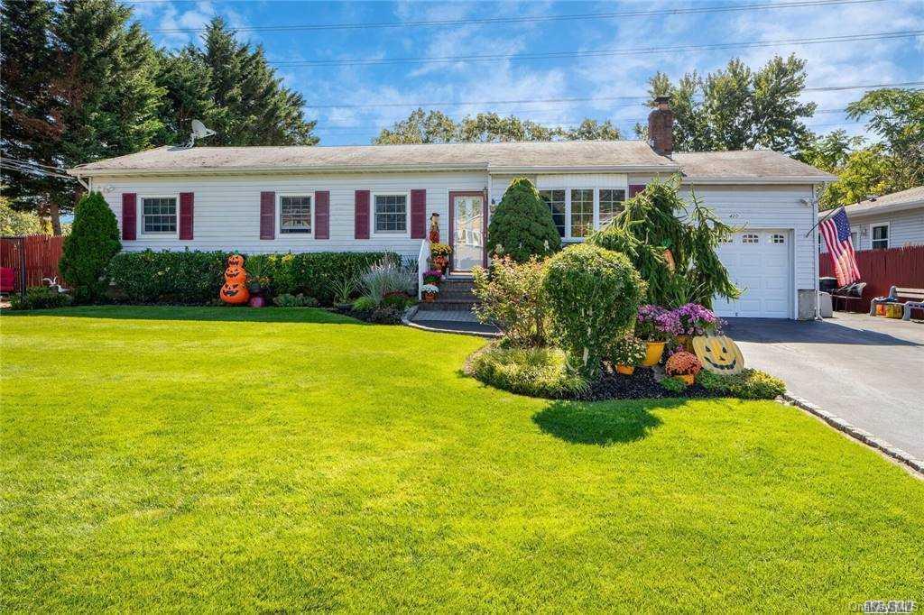 1 of 1 - 420 Fir Grove Road, Ronkonkoma, NY