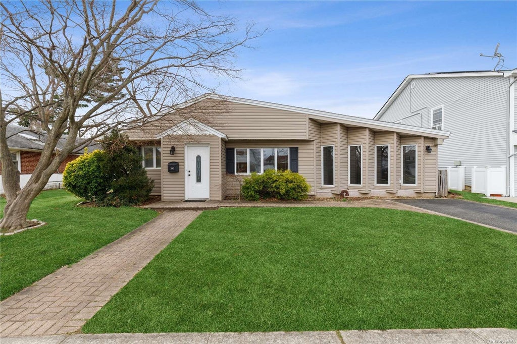 1 of 1 - 390 Argyle Road, East Meadow, NY
