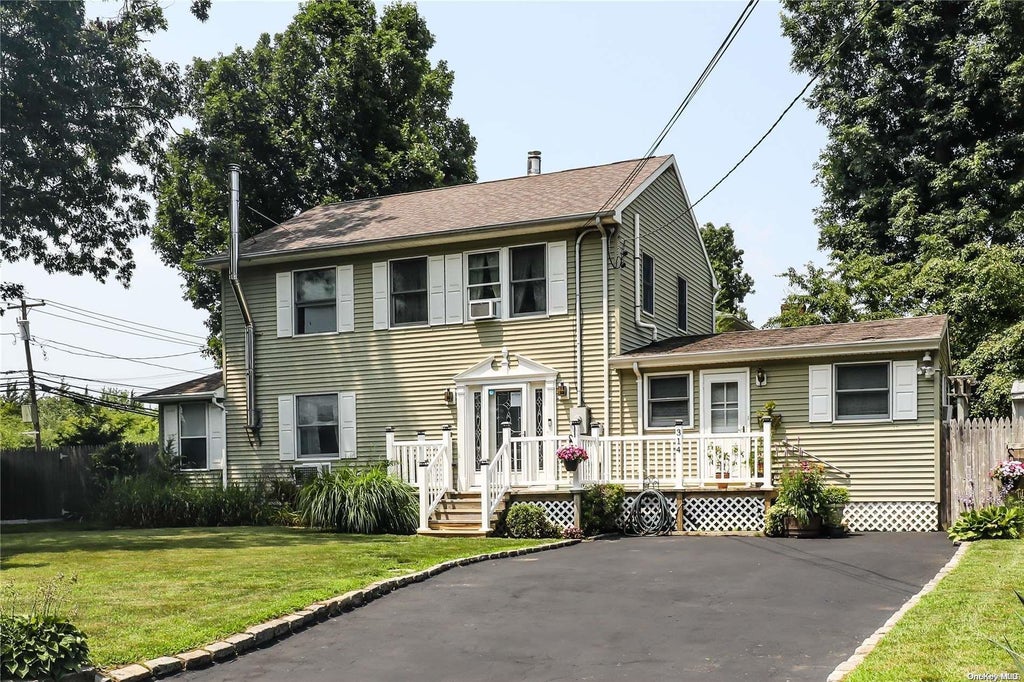 1 of 1 - 314 Oakwood Road, Huntington Station, NY