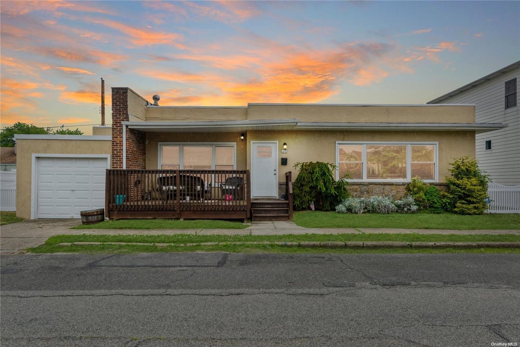 1 of 1 - 32 Clark St., Long Beach, NY