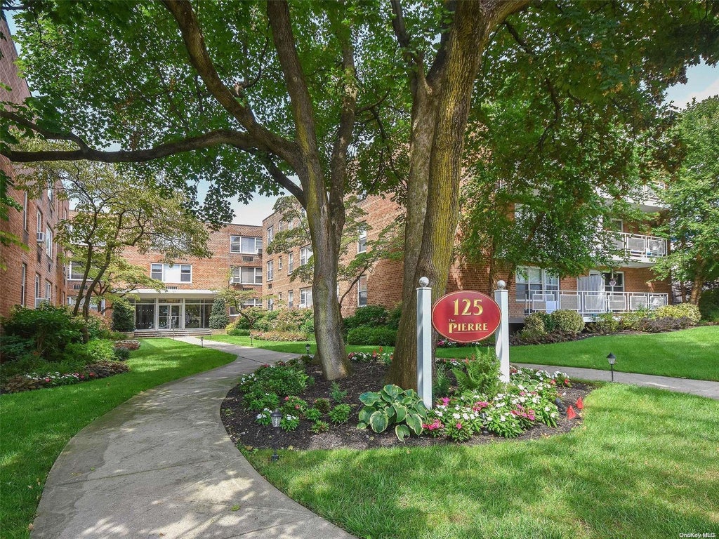 1 of 1 - 125 Main St. # 2r, Port Washington, NY