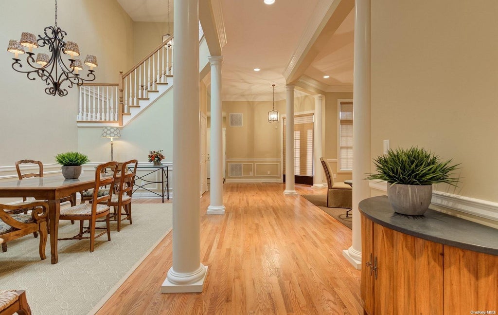 1 of 1 - 16 Hathaway Lane # 16, Manhasset, NY