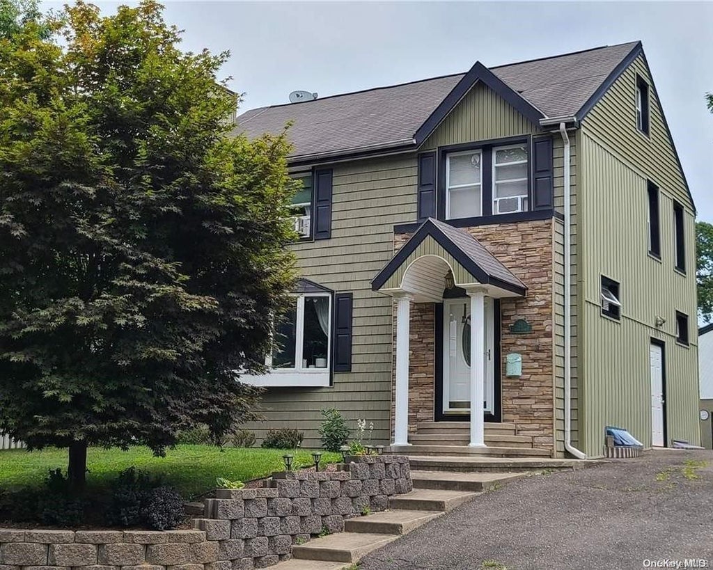 1 of 1 - 21 Crow Lane, Glen Cove, NY