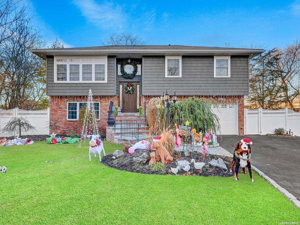 1 of 1 - 22 Christopher Court, West Islip, NY