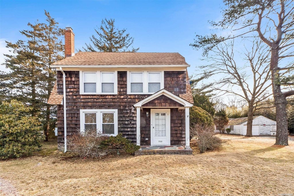 1 of 1 - 233 Barnes Road, Moriches, NY