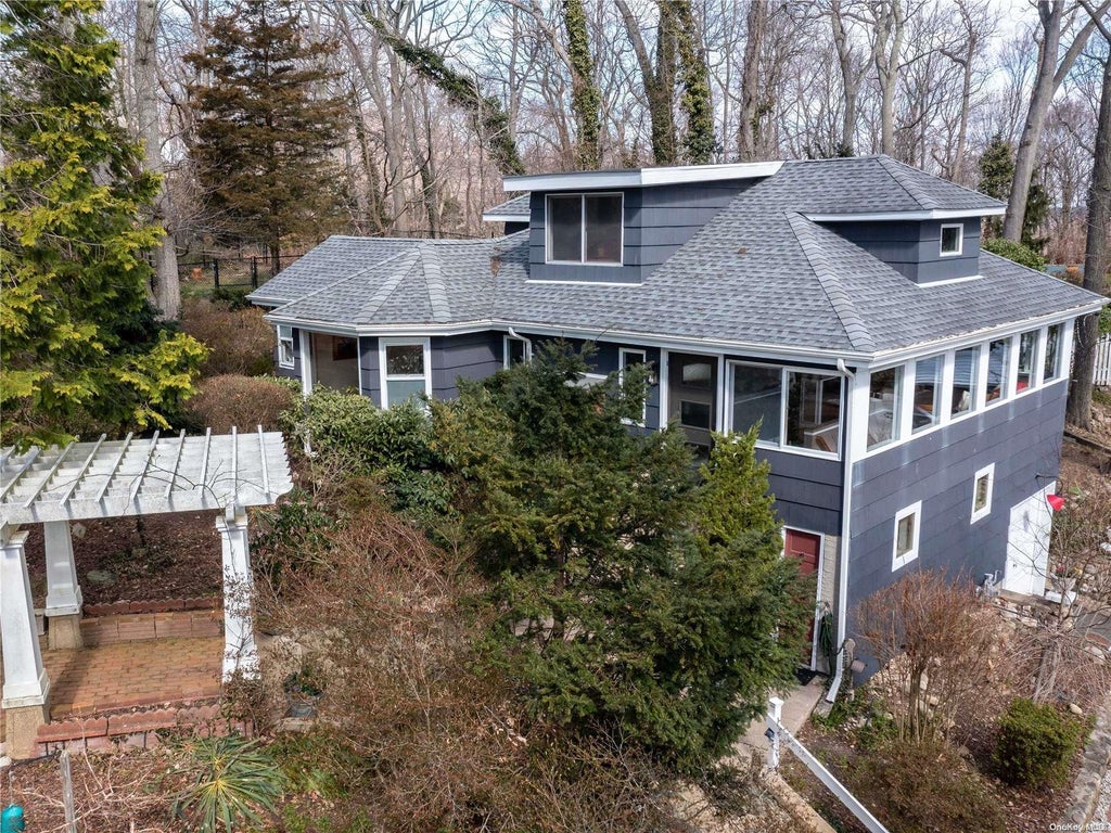 1 of 1 - 31 Woodland Lane, Huntington, NY