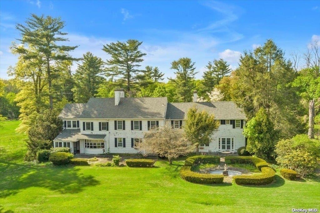 1 of 1 - 6 Brookville Road, Glen Head, NY