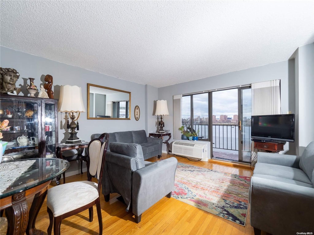 1 of 1 - 25-40 Shore Boulevard # 7o, Astoria, NY