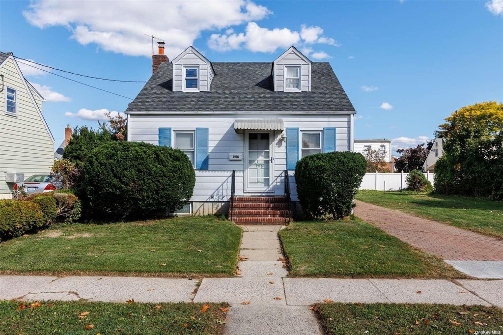 1 of 1 - 946 Cherry Lane, Floral Park, NY