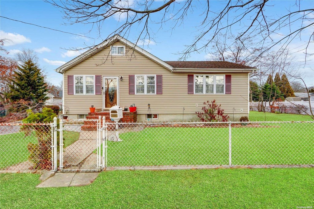 1 of 1 - 127 1st St., West Islip, NY