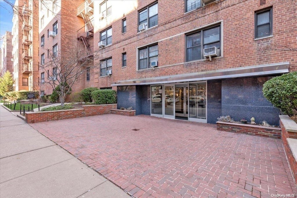 1 of 1 - 110-45 71st Road 3h, Forest Hills, NY