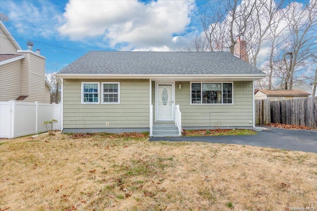 1 of 1 - 475 Helene Avenue, Shirley, NY