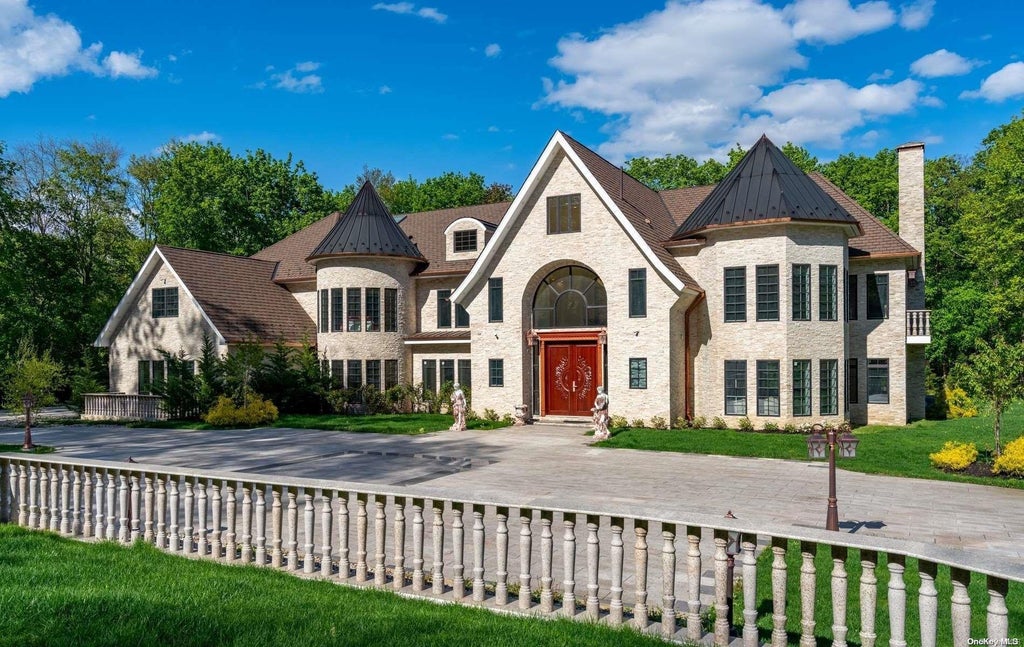 1 of 1 - 2 Brook Lane, Brookville, NY