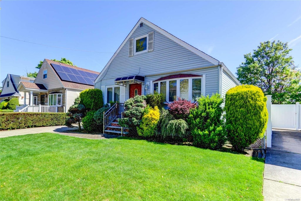 1 of 1 - 79-11 266th St., Glen Oaks, NY