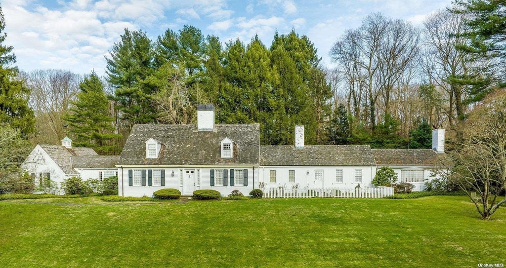 1 of 1 - 1005 Wolver Hollow Road, Upper Brookville, NY