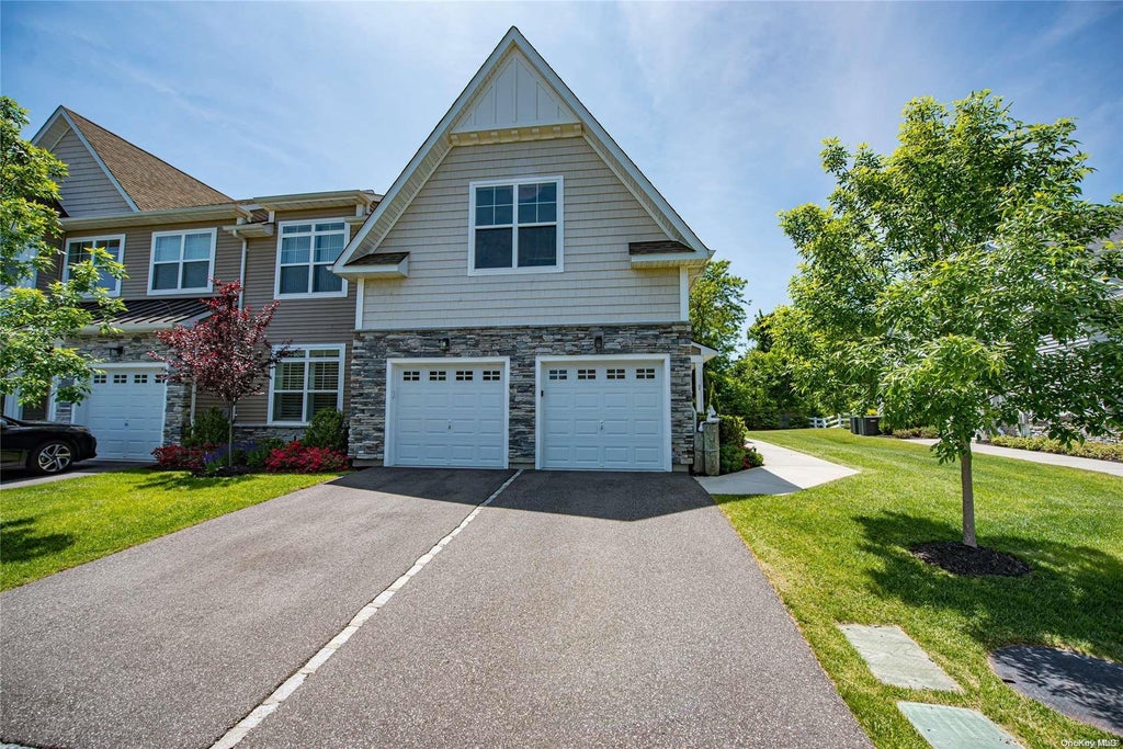 1 of 1 - 64 Meadowbrook Lane # 64, Smithtown, NY
