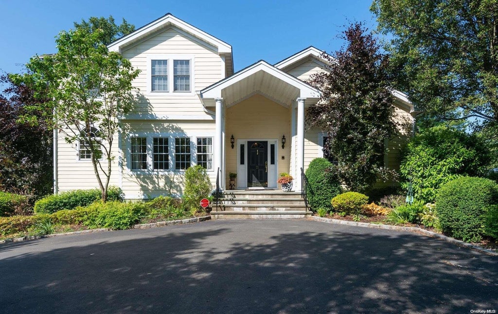 1 of 1 - 15 Hollow Way, Glen Cove, NY