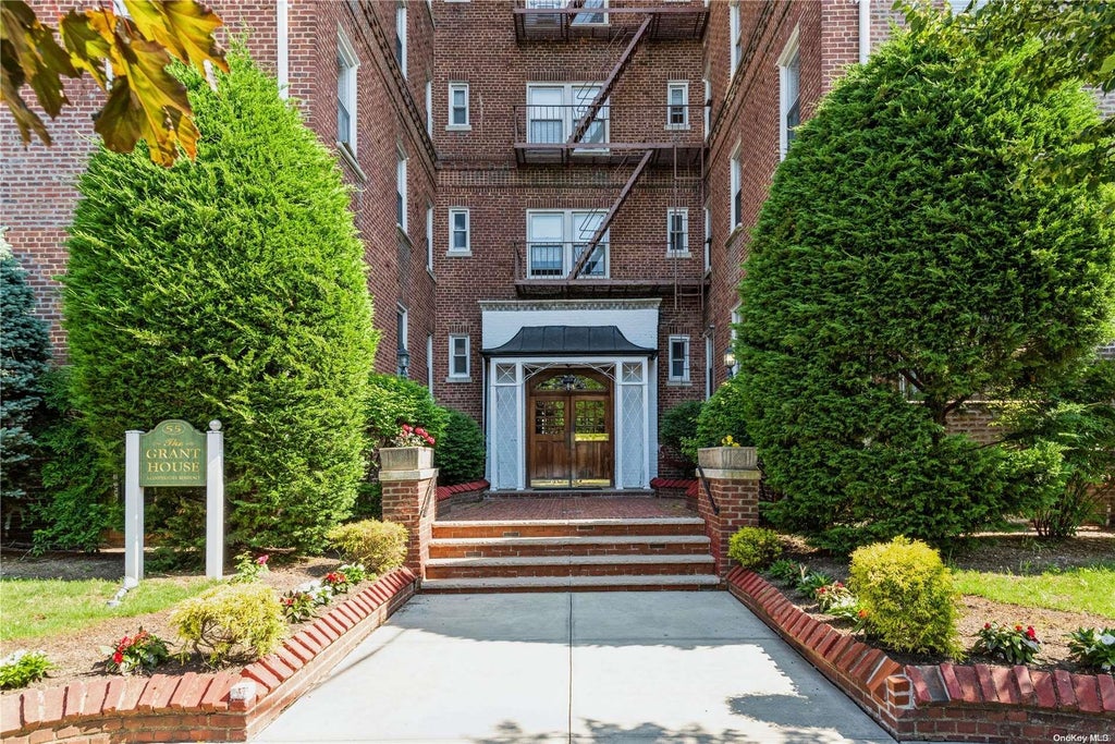1 of 1 - 55 Grand Avenue # 1d, Rockville Centre, NY