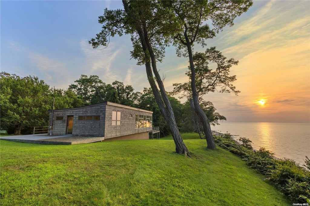 1 of 1 - 31059 County Road 48, Peconic, NY