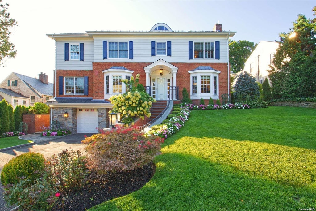 1 of 1 - 150 Revere Road, Manhasset, NY