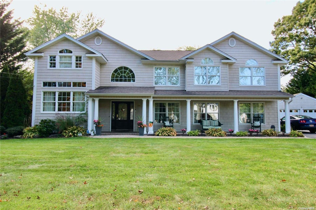 1 of 1 - 26 Wintergreen Drive, Melville, NY