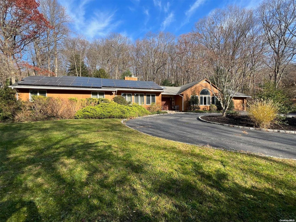 1 of 1 - 11 Tiffany Road, Oyster Bay Cove, NY