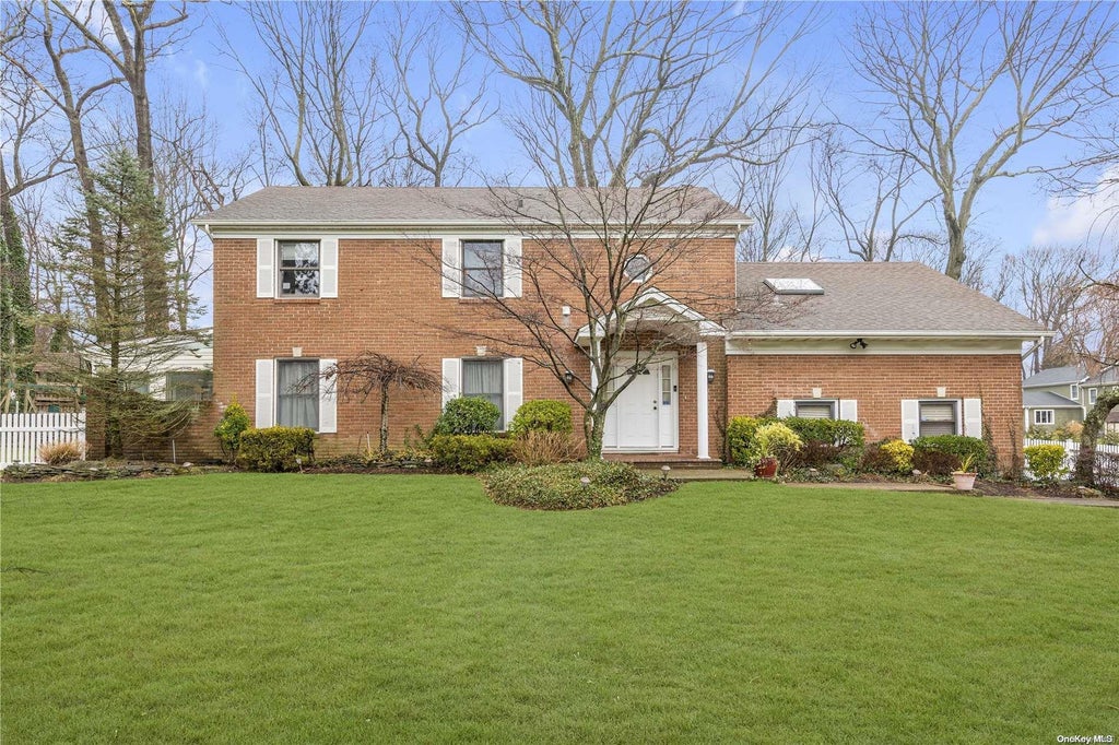 1 of 1 - 40 Rustic Gate Lane, Dix Hills, NY