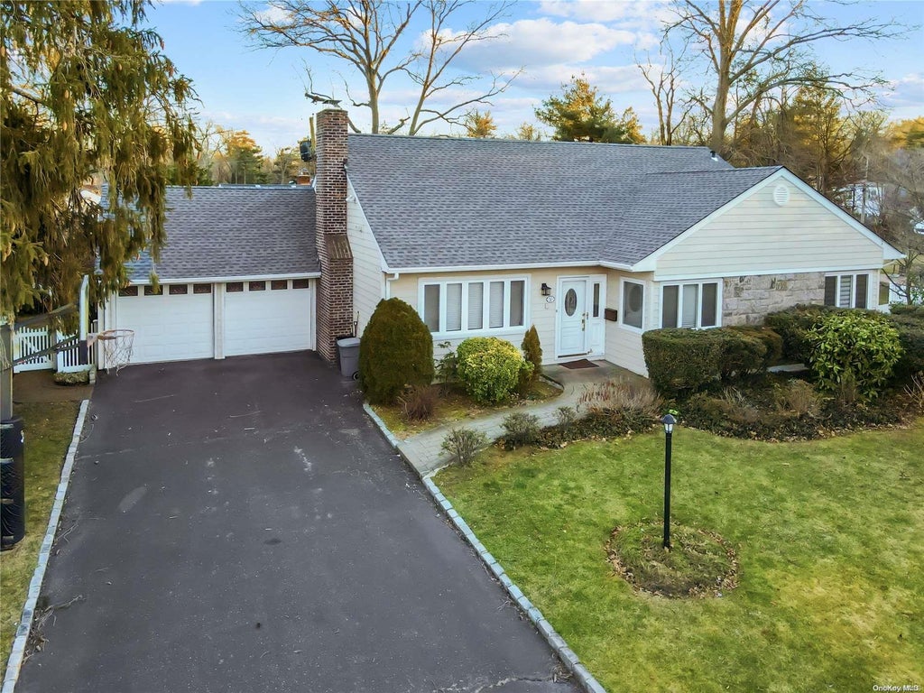 1 of 1 - 5 Pine Drive, Roslyn, NY