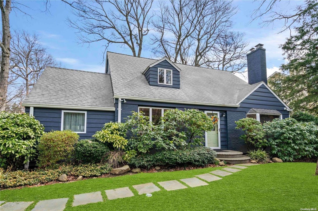 1 of 1 - 57 Cold Spring Hills Road, Huntington, NY