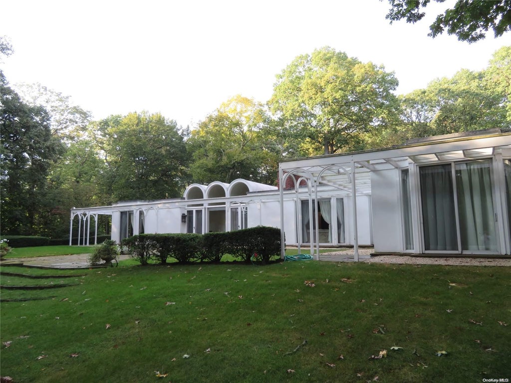 1 of 1 - 156 Horseshoe Road, Mill Neck, NY