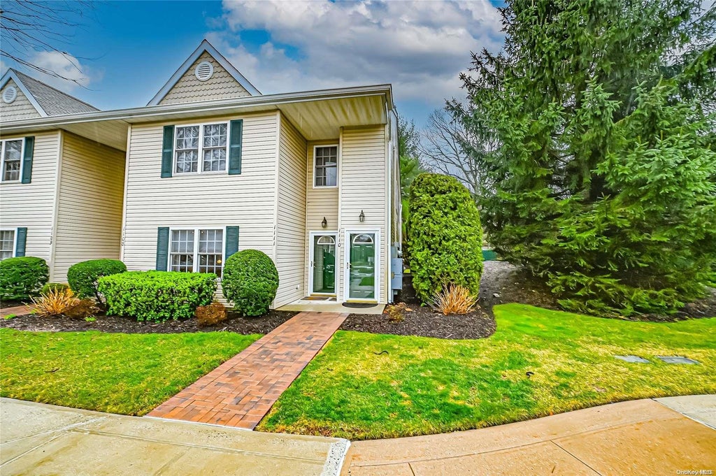 1 of 1 - 1111 Savoy Drive # 1111, Melville, NY