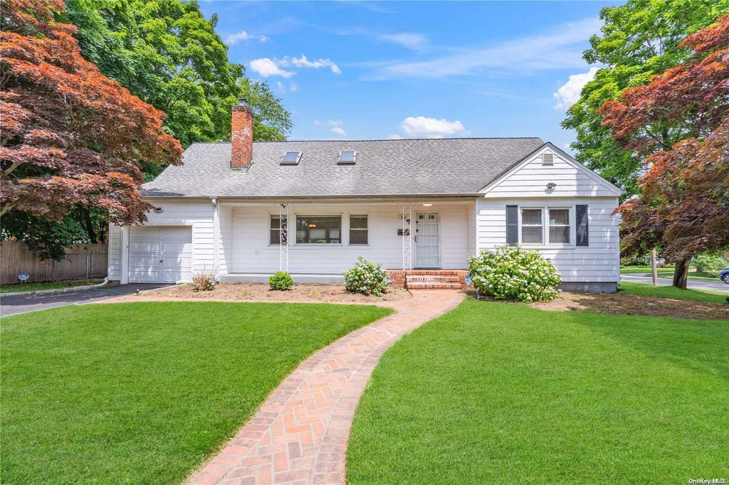 1 of 1 - 546 Advent St., Westbury, NY