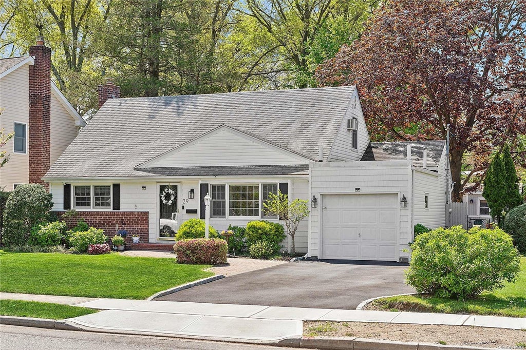 1 of 1 - 29 Radcliff Boulevard, Glen Head, NY