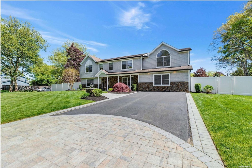 1 of 1 - 20 Millbury Lane, South Setauket, NY