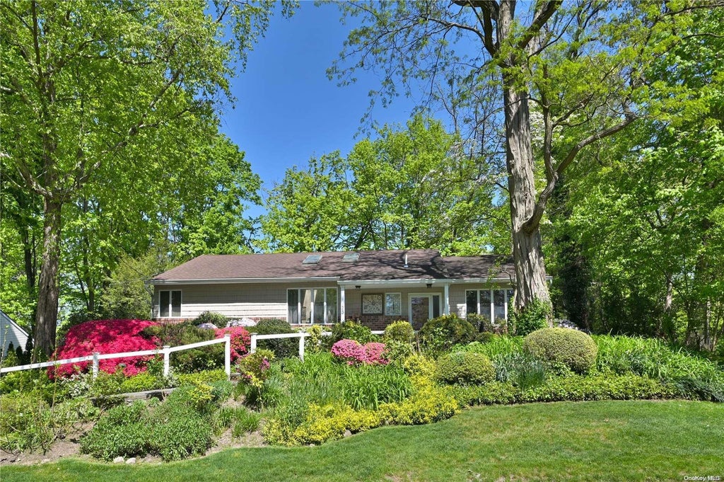 1 of 1 - 23 The Hemlocks, Roslyn Estates, NY